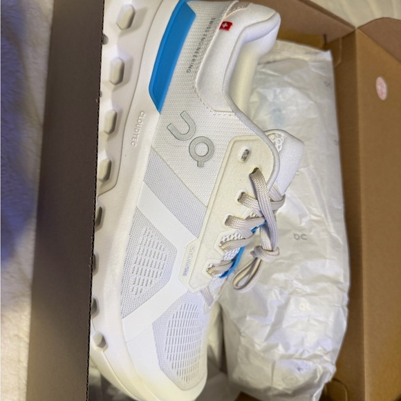 Women’s On Cloudrunner 2 - Picture 2 of 5